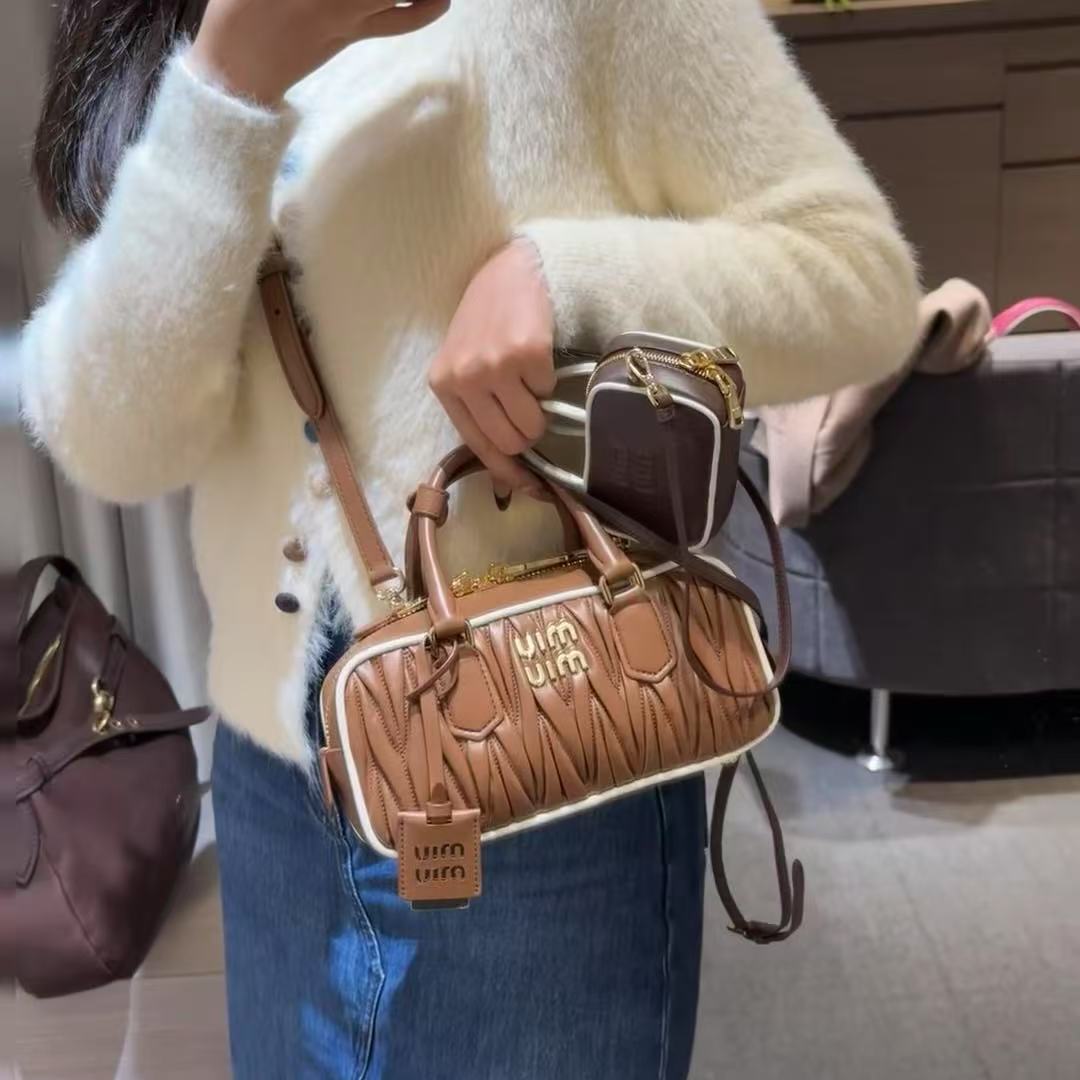 M1UM1U プリーツボウリングバッグ【50％割引+送料無料】