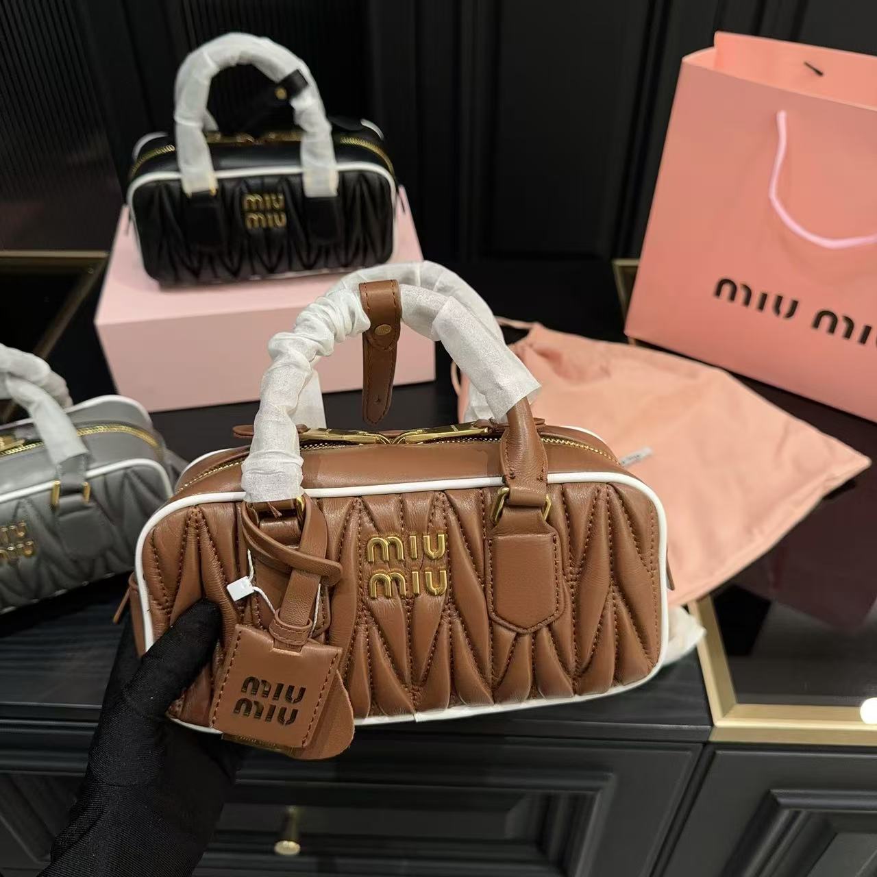 M1UM1U プリーツボウリングバッグ【50％割引+送料無料】