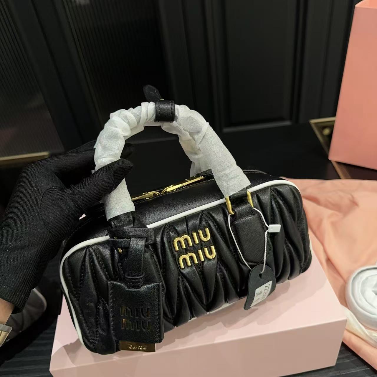 M1UM1U プリーツボウリングバッグ【50％割引+送料無料】