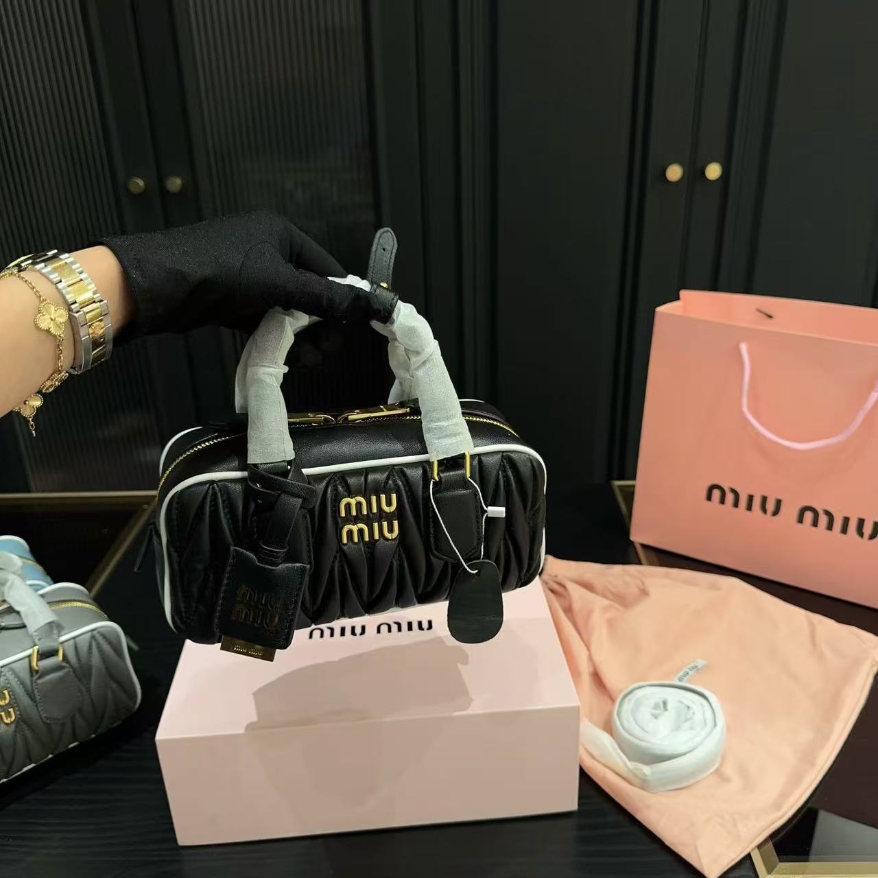 M1UM1U プリーツボウリングバッグ【50％割引+送料無料】