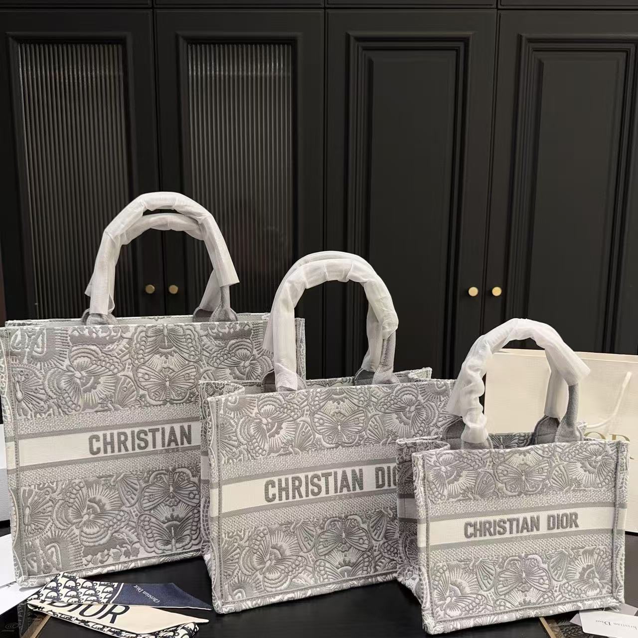 DI0R 刺繍入りグレーショッピングバッグ【50％割引+送料無料】