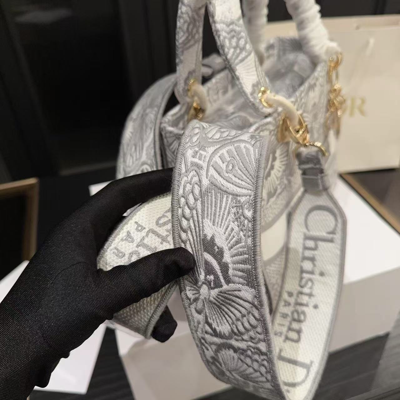 DI0R 高品質刺繍バタフライハンドバッグ【50％割引+送料無料】