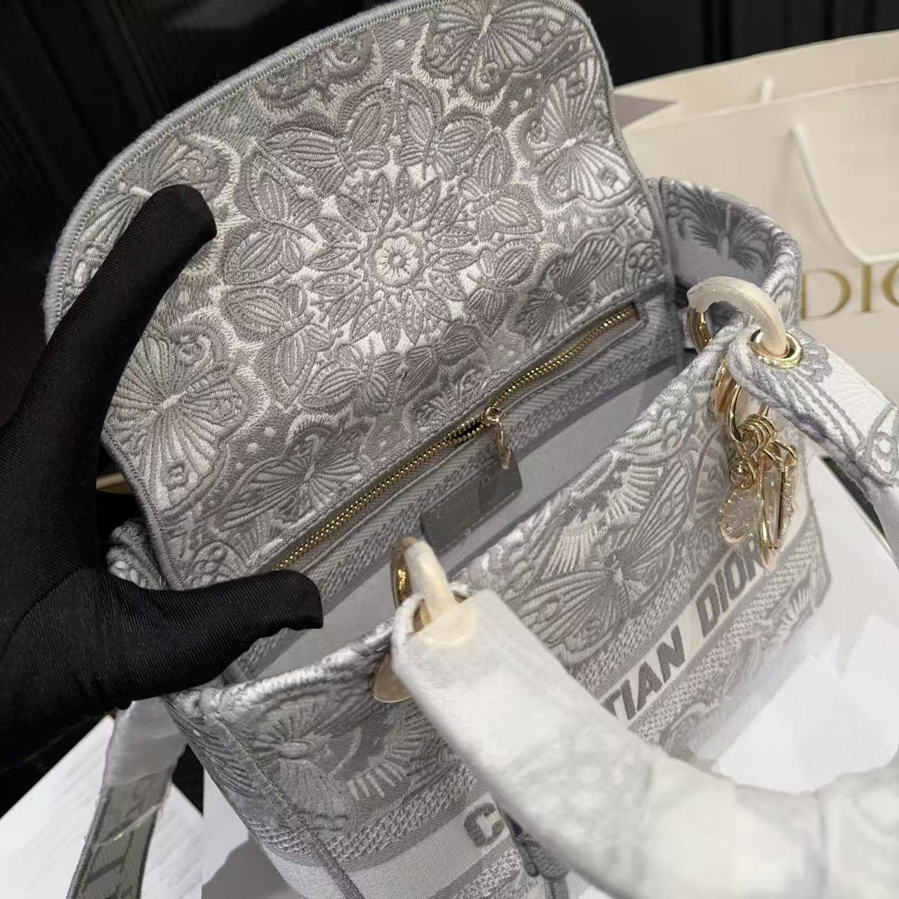 DI0R 高品質刺繍バタフライハンドバッグ【50％割引+送料無料】