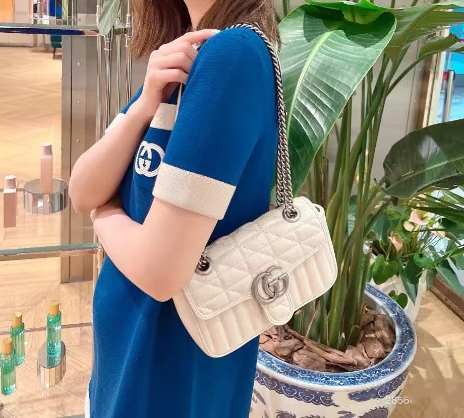 GUCC1 レザーチェーン アンダーアームバッグ【50％割引+送料無料】