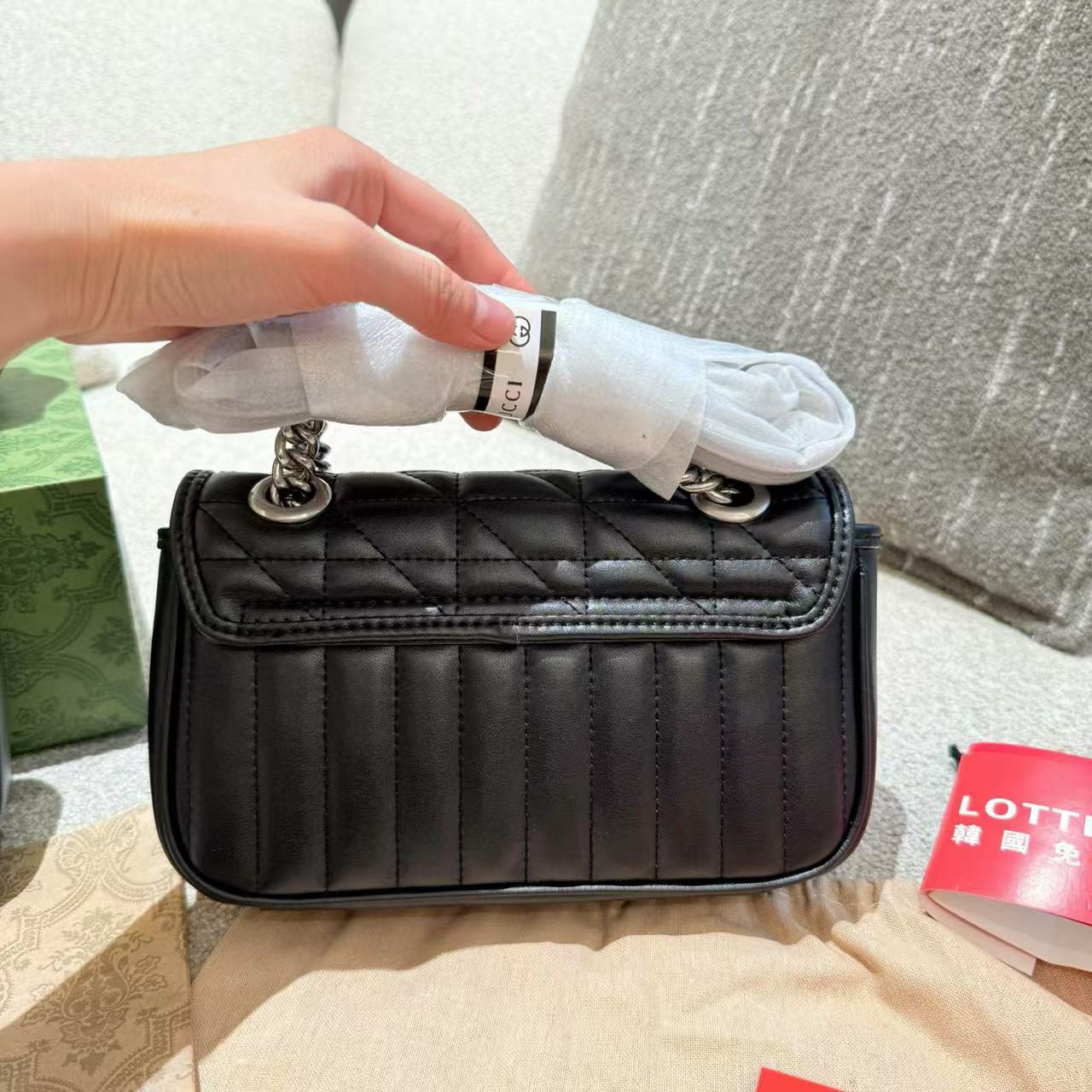 GUCC1 レザーチェーン アンダーアームバッグ【50％割引+送料無料】