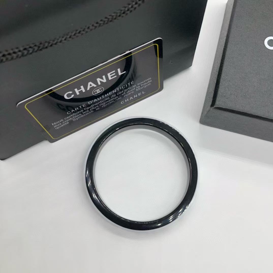 CHANE1 ホワイトレターブレスレット【 50％割引+送料無料】