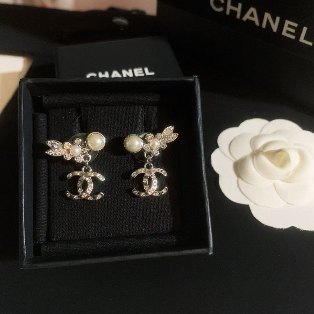 CHANE1 カメリアパールピアス【 50％割引+送料無料】