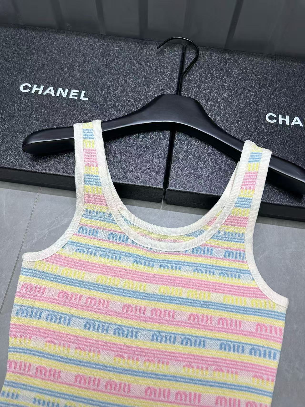 M1UM1U カラフルレターウールサスペンダードレス【 50%割引+送料無料】