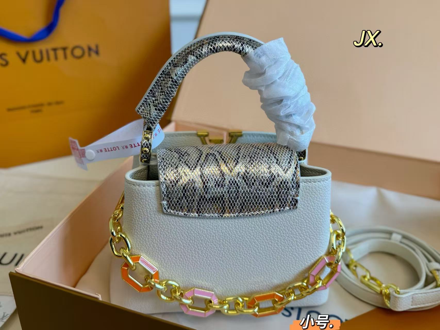 LV Capucinesハンドバッグ【 50％割引+送料無料】
