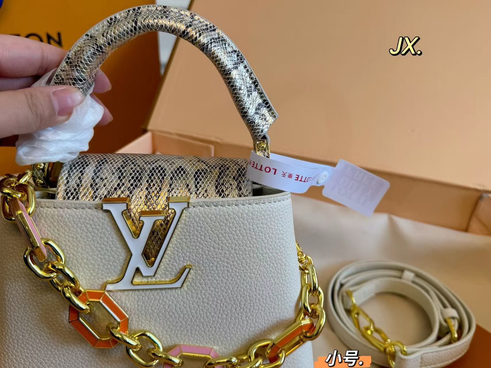 LV Capucinesハンドバッグ【 50％割引+送料無料】