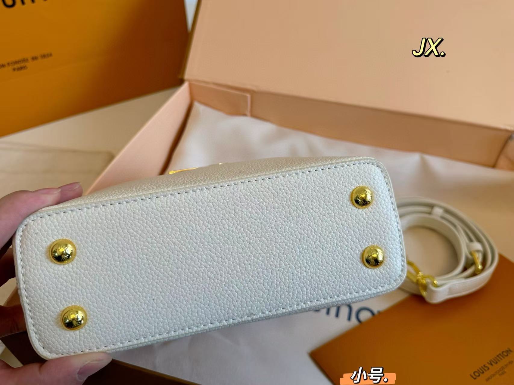 LV Capucinesハンドバッグ【 50％割引+送料無料】