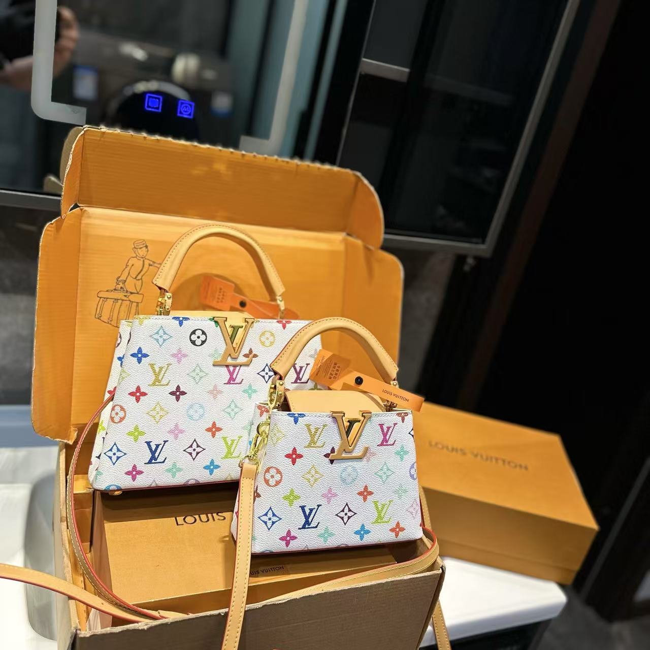 LV Capucinesハンドバッグ【 50％割引+送料無料】
