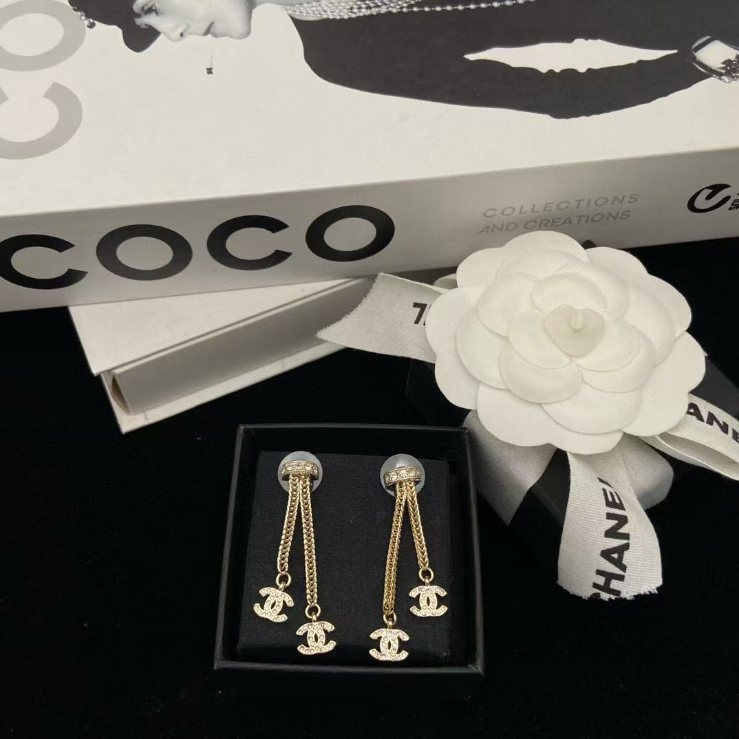 CHANE1 ダブルCタッセルスタッドピアス【 50％割引+送料無料】