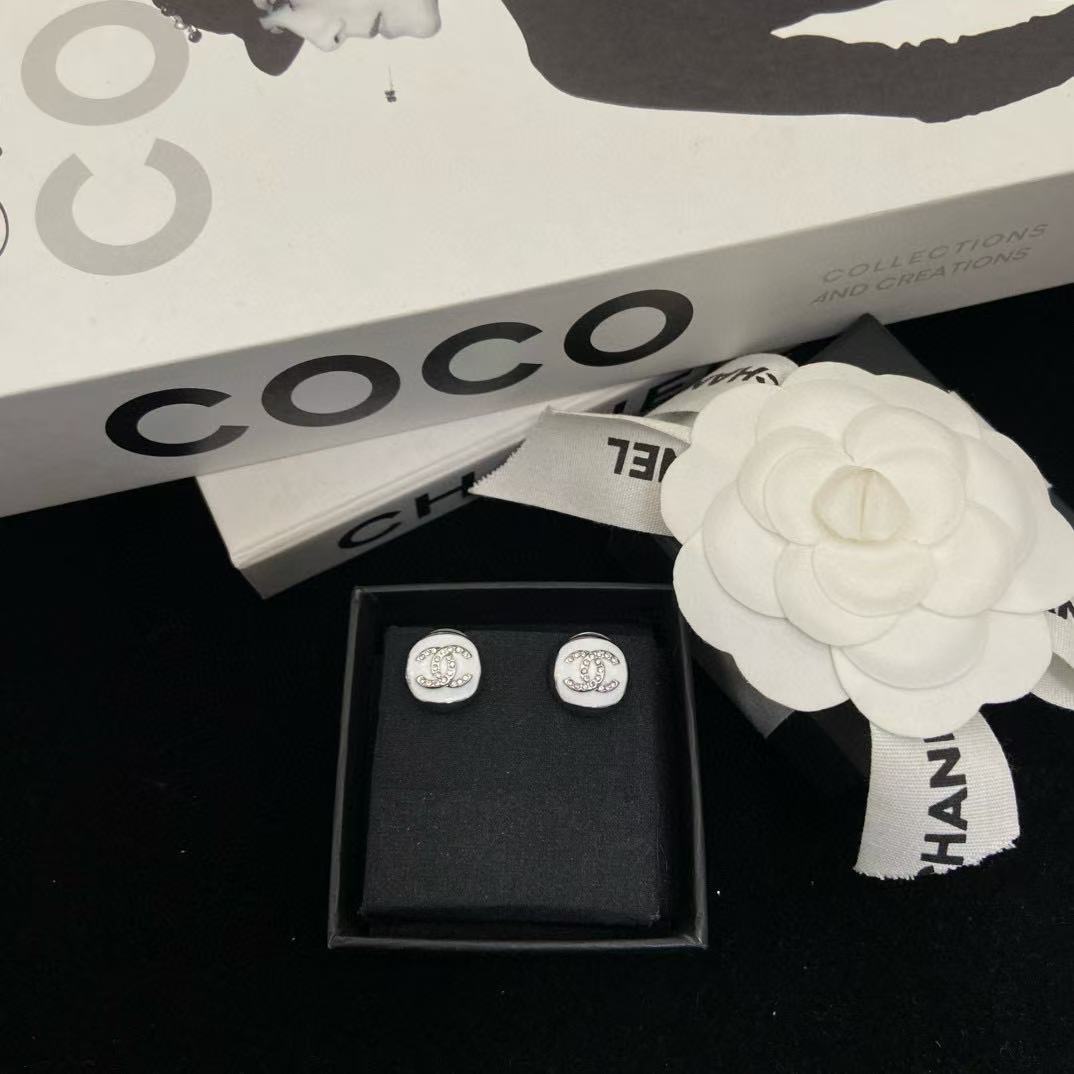 CHANE1 ダブルC スタッドピアス【 50％割引+送料無料】