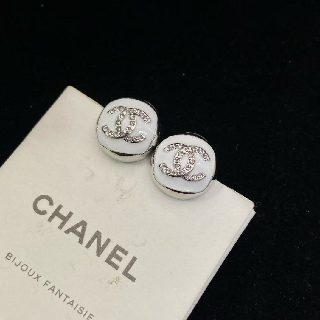 CHANE1 ダブルC スタッドピアス【 50%割引+送料無料】