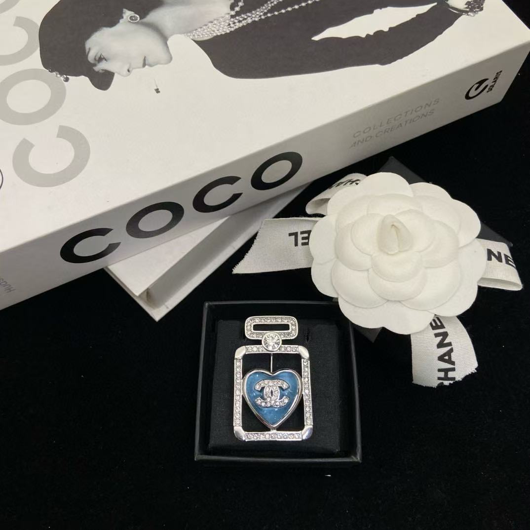 CHANE1 ブルーピーチハート香水瓶ブローチ【 50％割引+送料無料】
