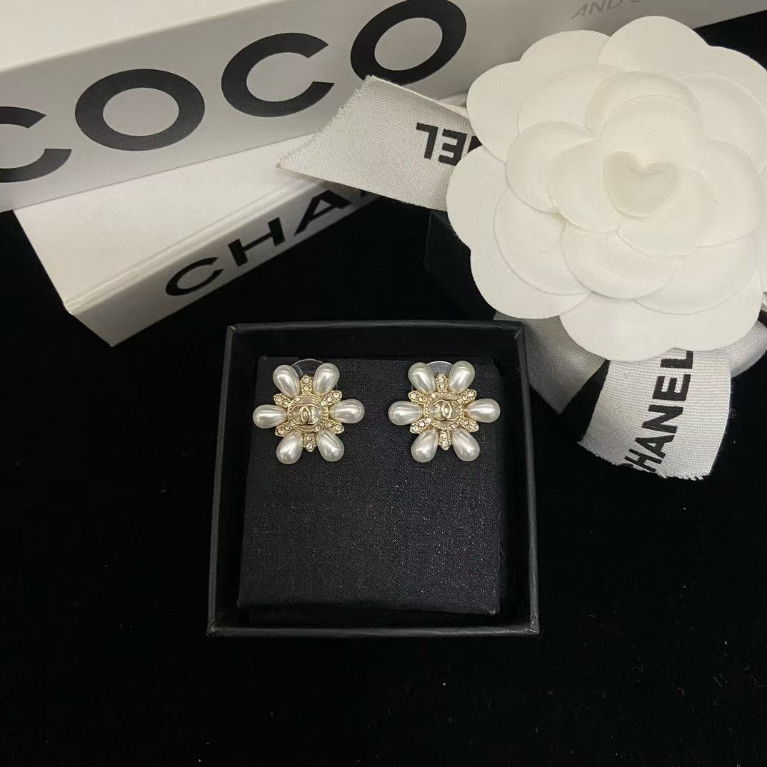 CHANE1 パールスノーフレークスタッドピアス【 50％割引+送料無料】