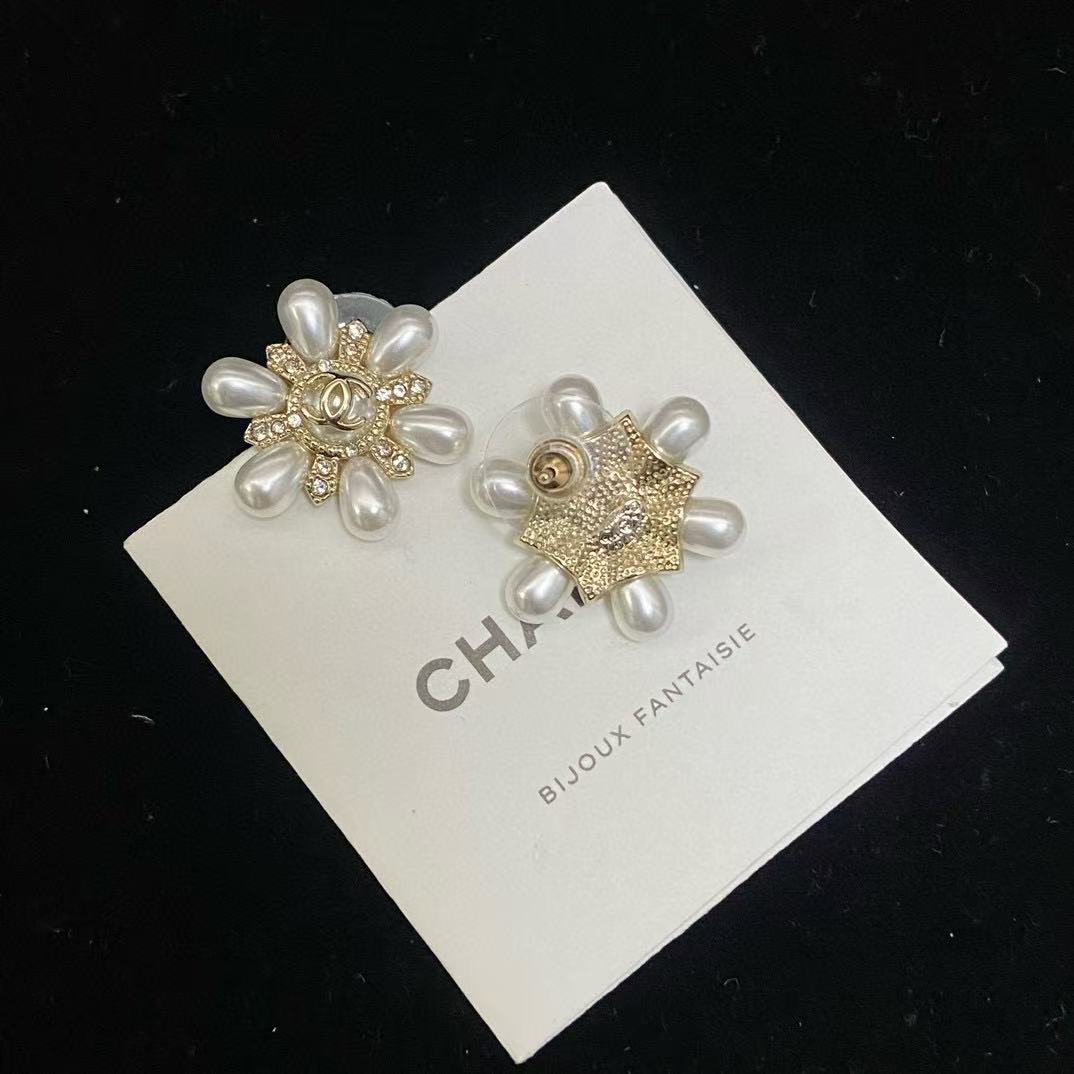 CHANE1 パールスノーフレークスタッドピアス【 50%割引+送料無料】