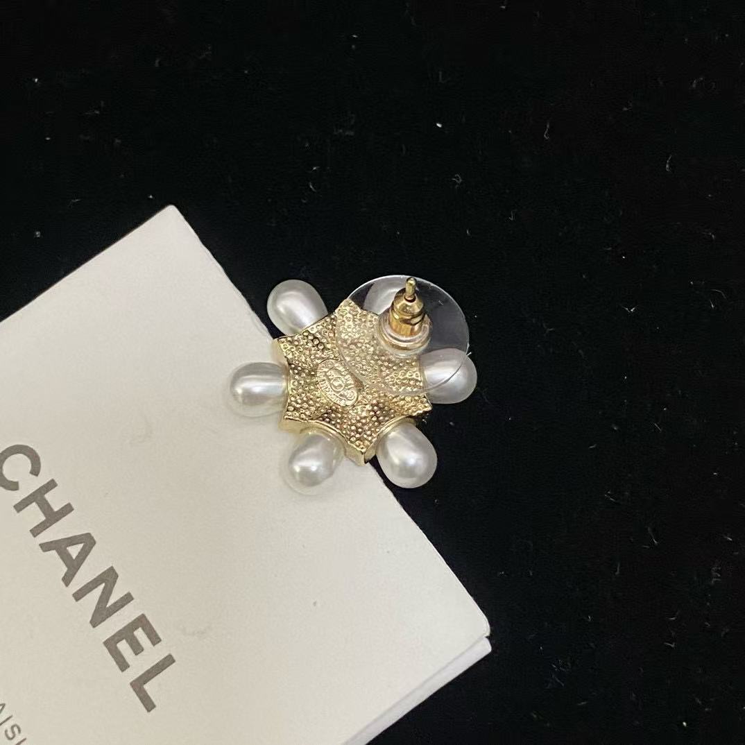 CHANE1 パールスノーフレークスタッドピアス【 50%割引+送料無料】