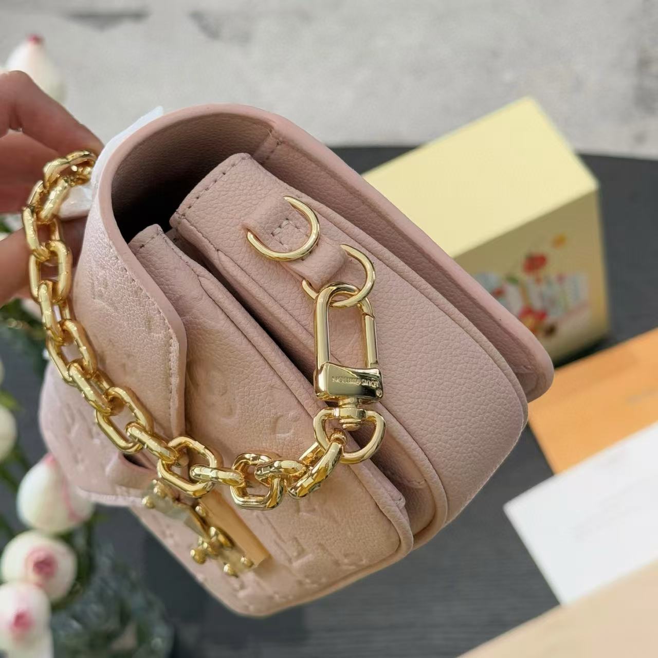 LV チェーンショルダー クロスボディバッグ【 50％割引+送料無料】