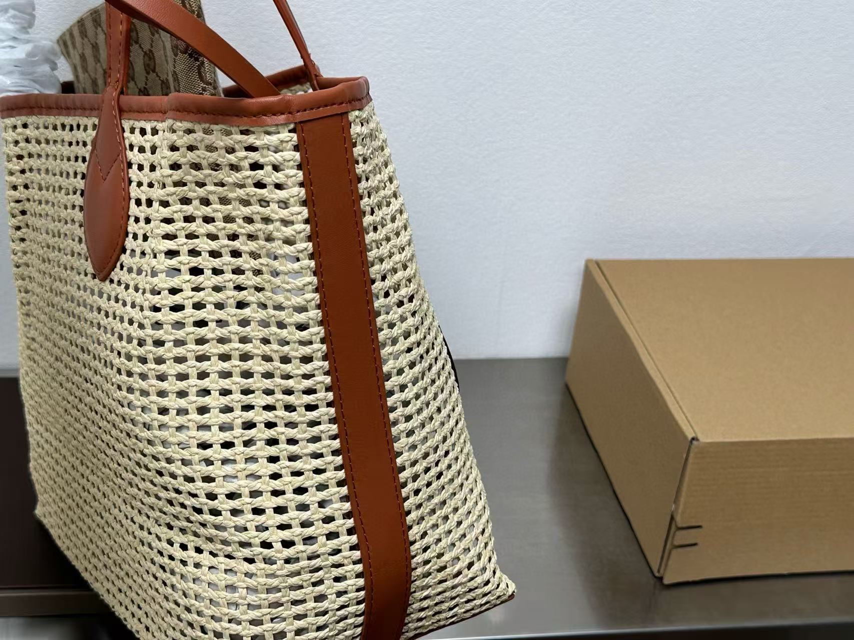 GUCC1 ストローショッピングバッグ【 50%割引+送料無料】