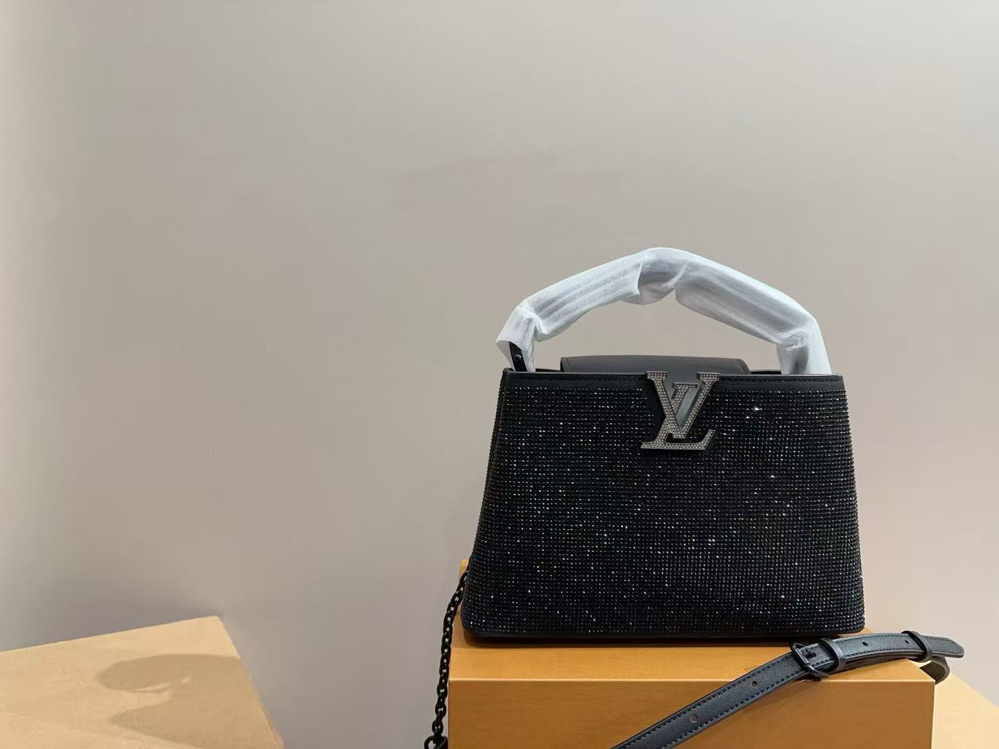 LV capucinesダイヤモンドハンドバッグ 【 50％割引+送料無料】
