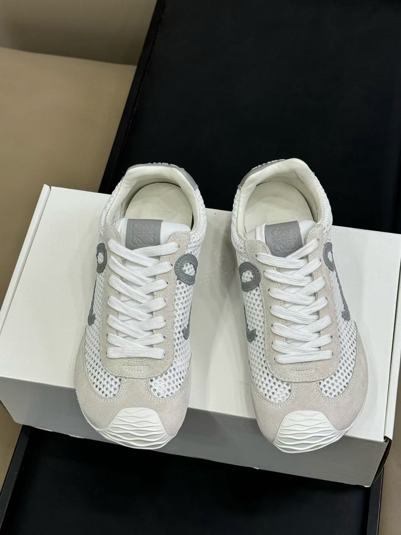 L0WEW 高品質メッシュスポーツシューズ【50%割引+送料無料】