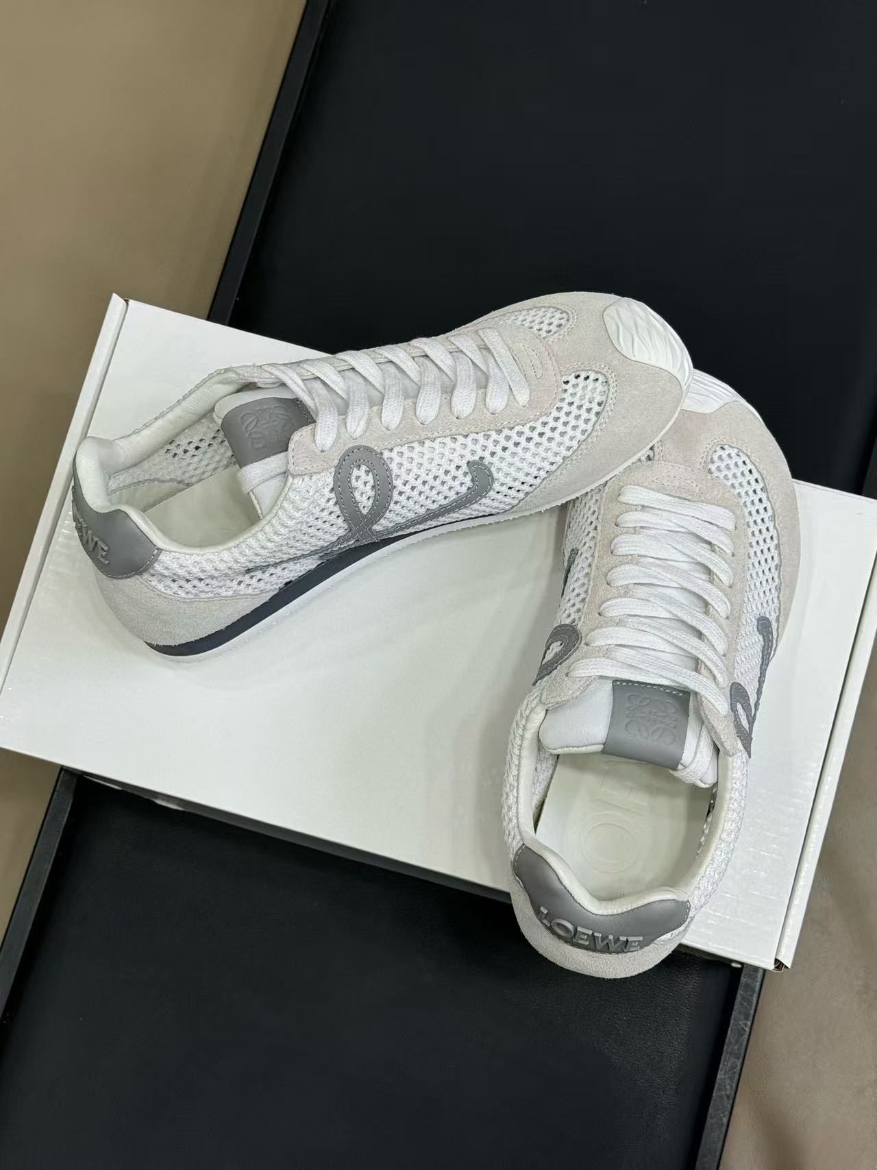 L0WEW 高品質メッシュスポーツシューズ【50%割引+送料無料】