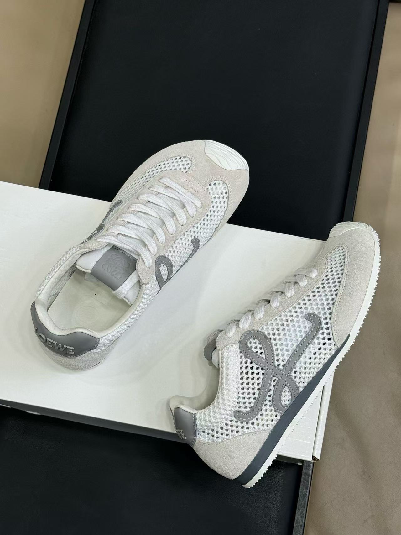 L0WEW 高品質メッシュスポーツシューズ【50%割引+送料無料】