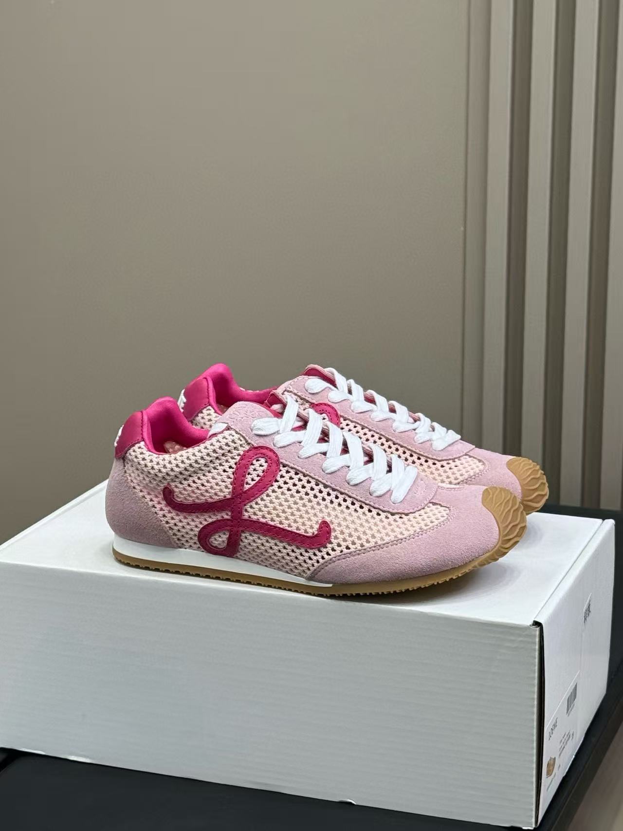 L0WEW 高品質メッシュスポーツシューズ【50%割引+送料無料】