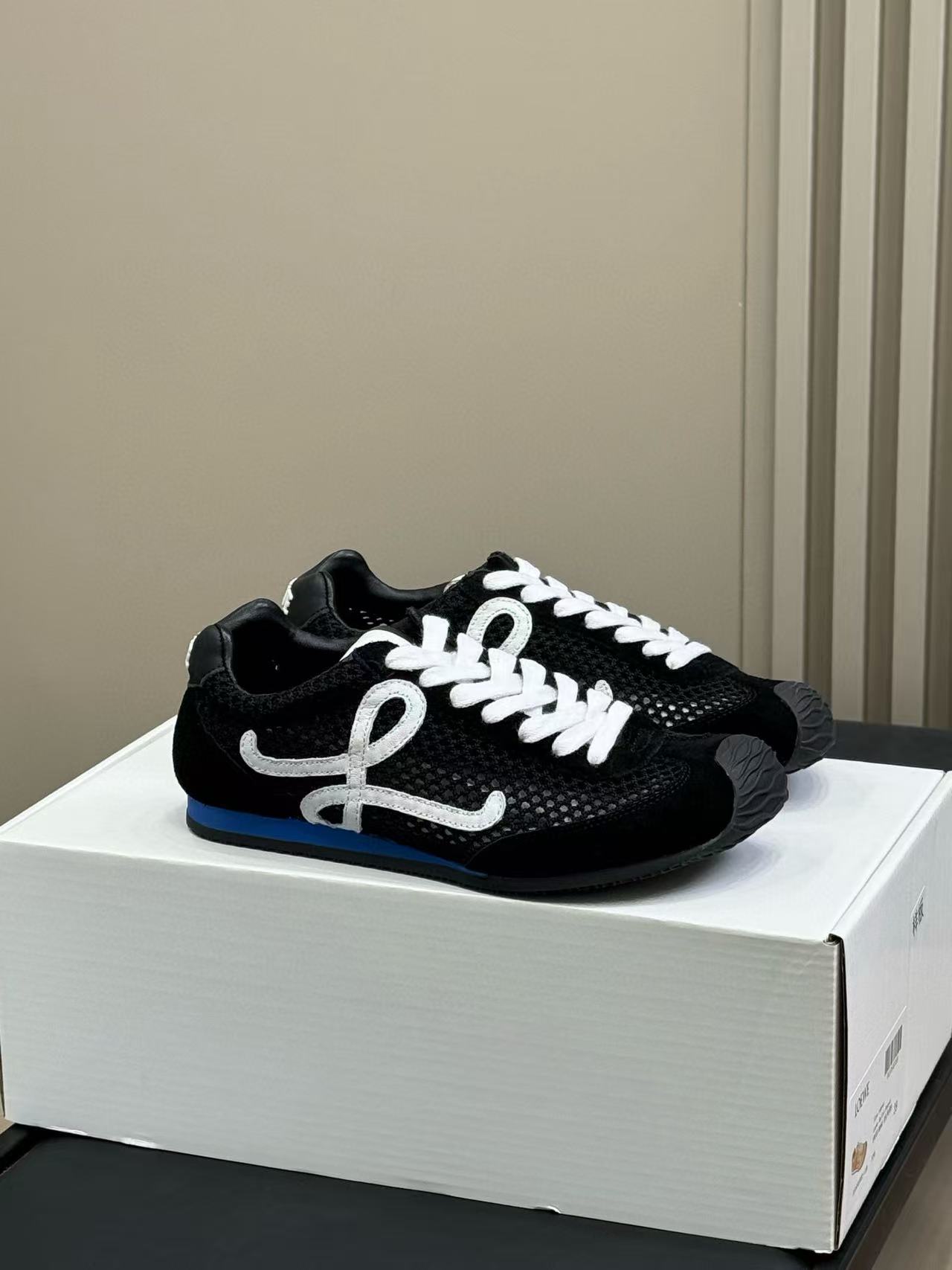 L0WEW 高品質メッシュスポーツシューズ【50%割引+送料無料】