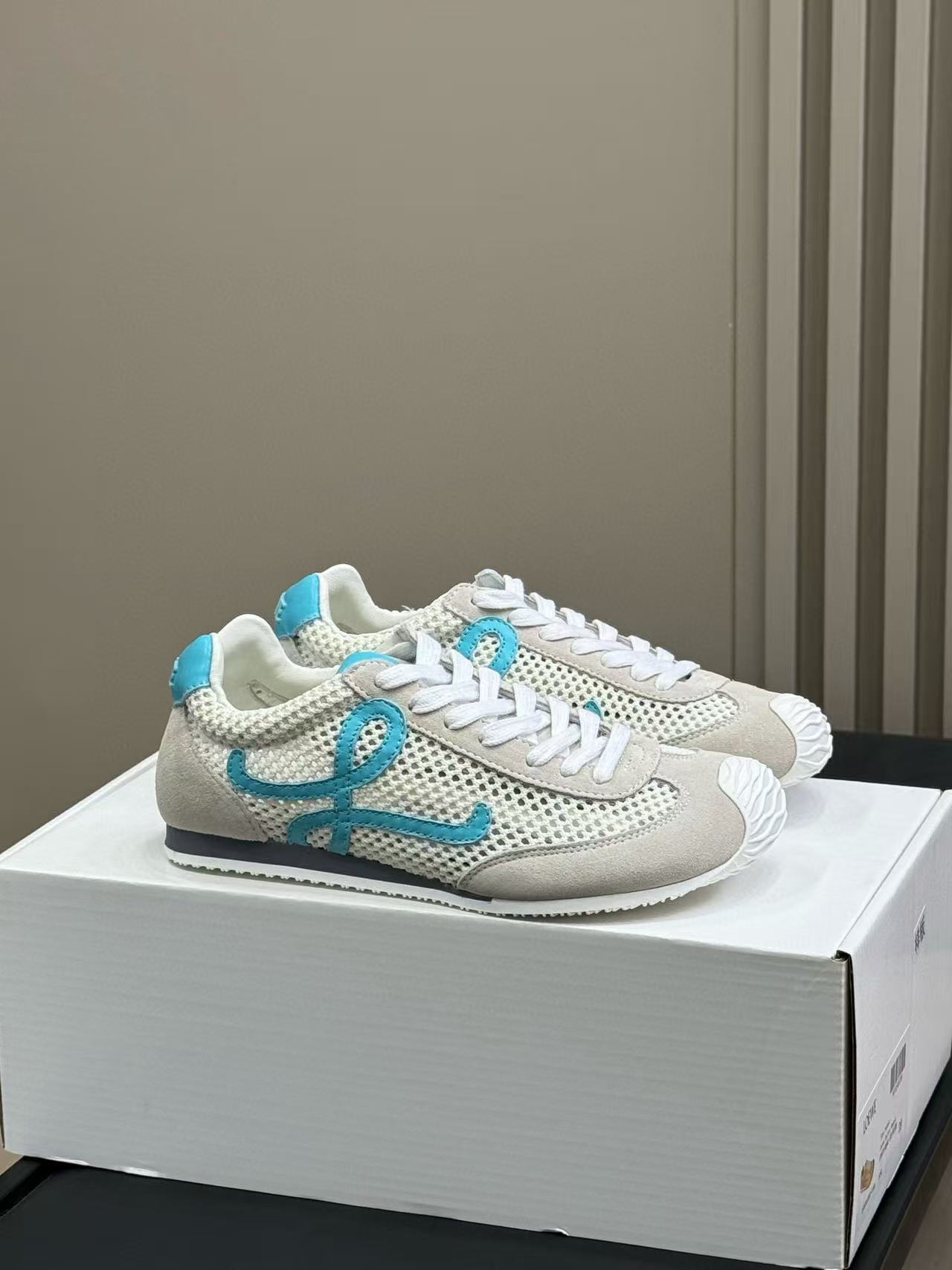 L0WEW 高品質メッシュスポーツシューズ【50%割引+送料無料】