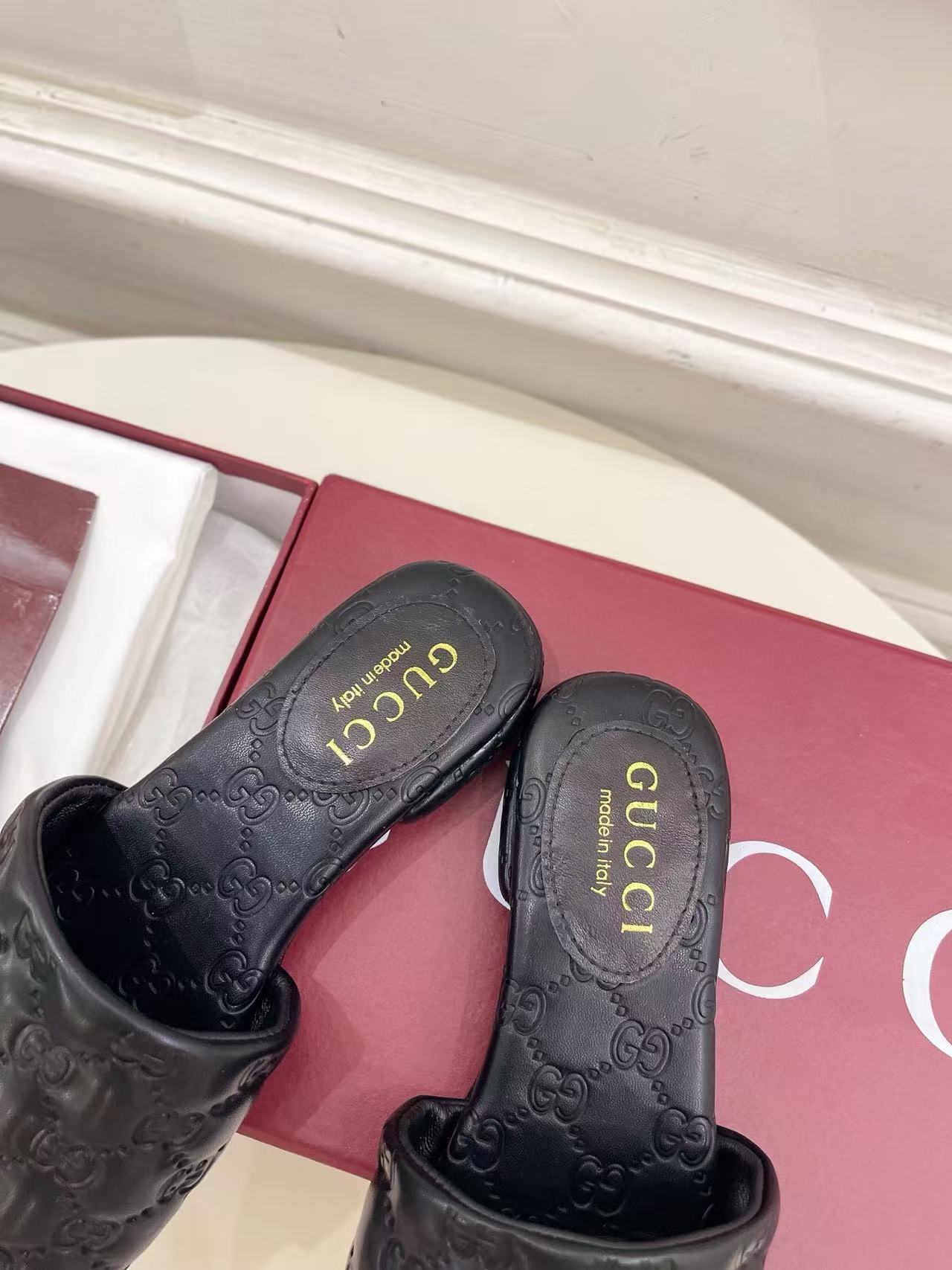 GUCC1 高品質シープスキンエンボスダブルGスリッパ【50％割引+送料無料】