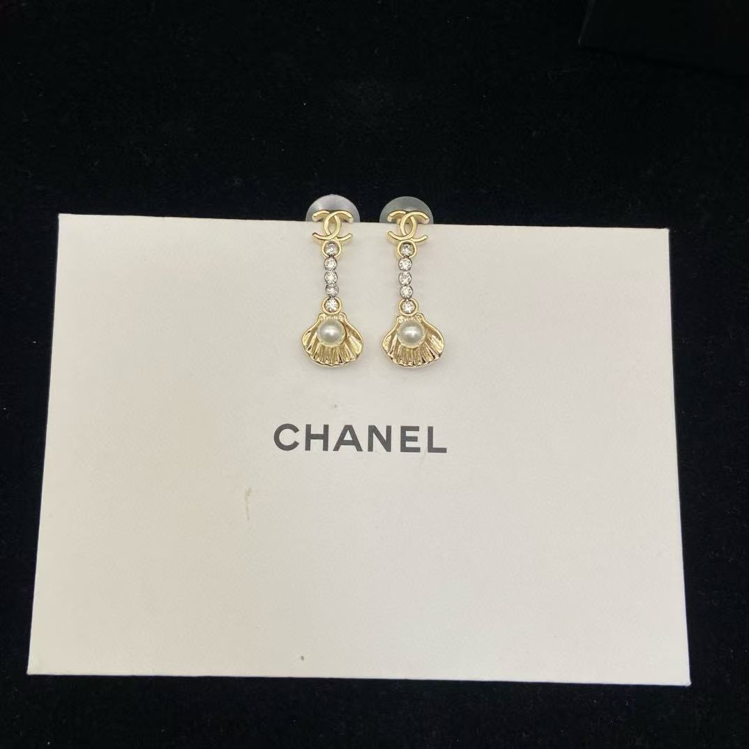 CHANE1 ダブルCシェルイヤリング【 50％割引+送料無料】