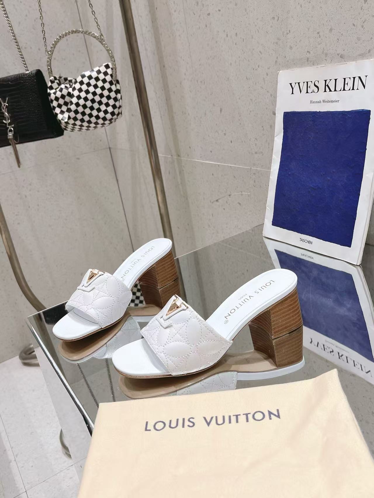 LVの高品質レザーローヒール【50％割引+送料無料】