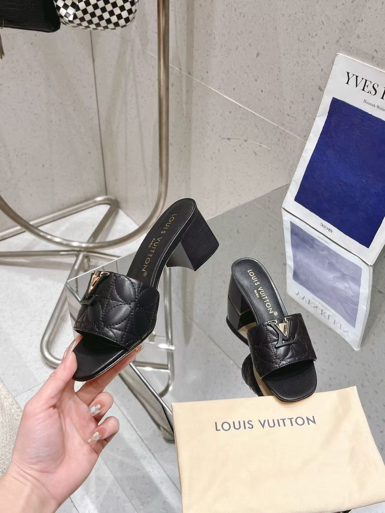 LVの高品質レザーローヒール【50％割引+送料無料】