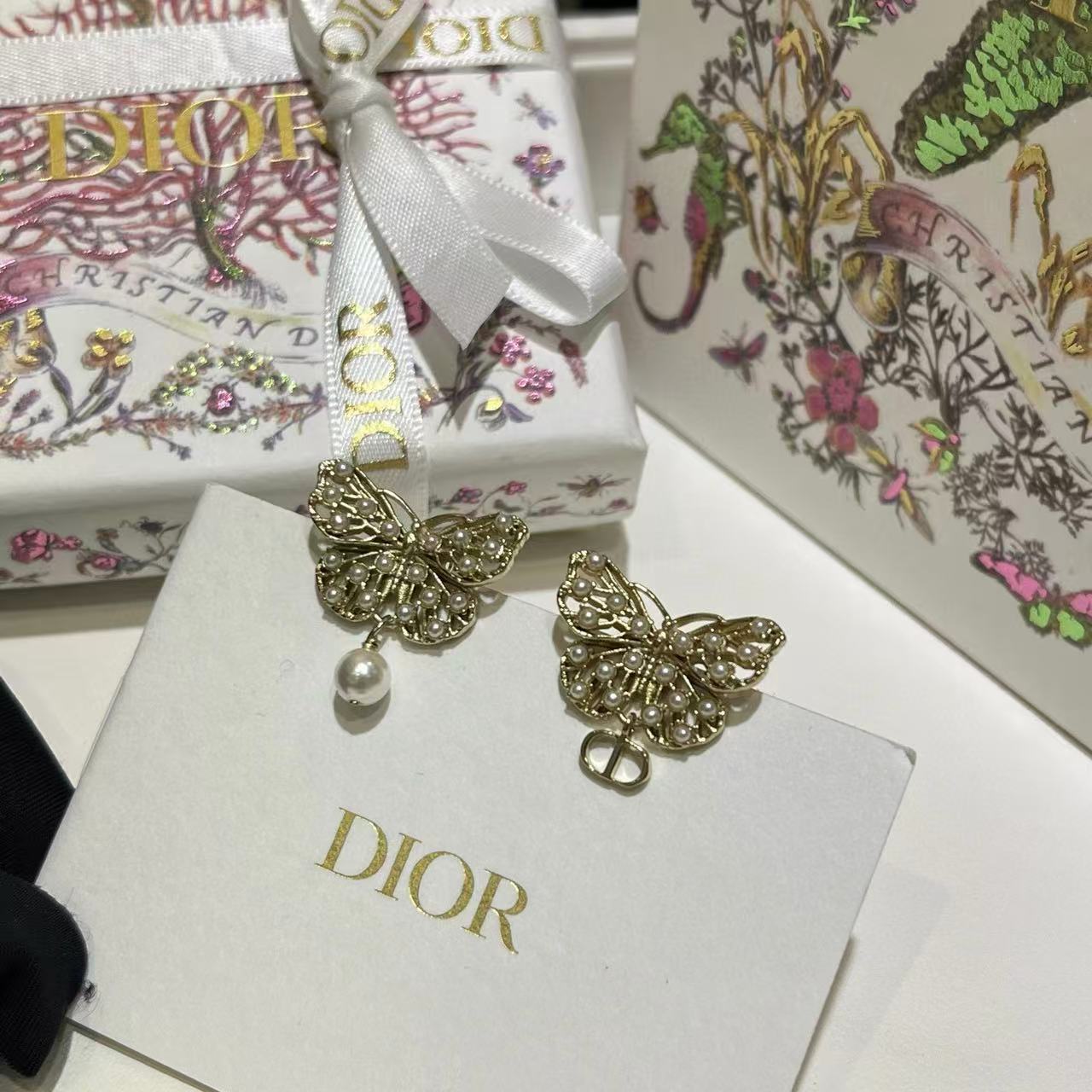 DI0R バタフライパールイヤリング【 50％割引+送料無料】