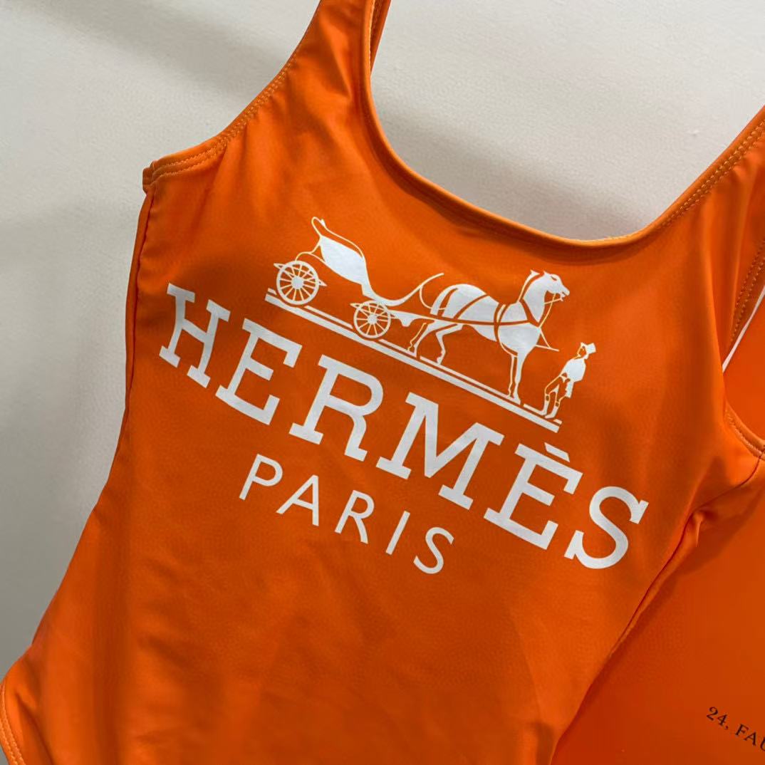 HEREM5 レタリングワンピース水着【 50％割引+送料無料】