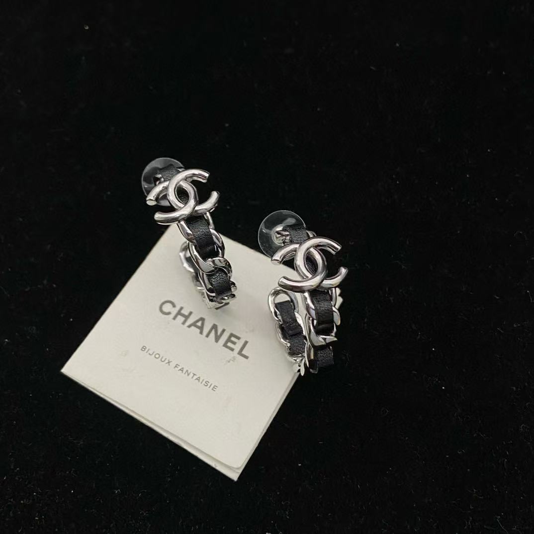 CHANE1 ダブルCレザーイヤリング【50％割引+送料無料】