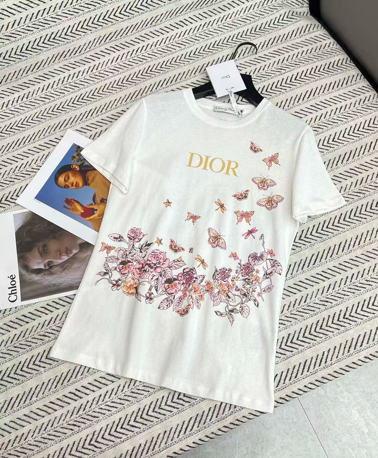 DI0R バタフライプリント レタリング Tシャツ【 50％割引+送料無料】