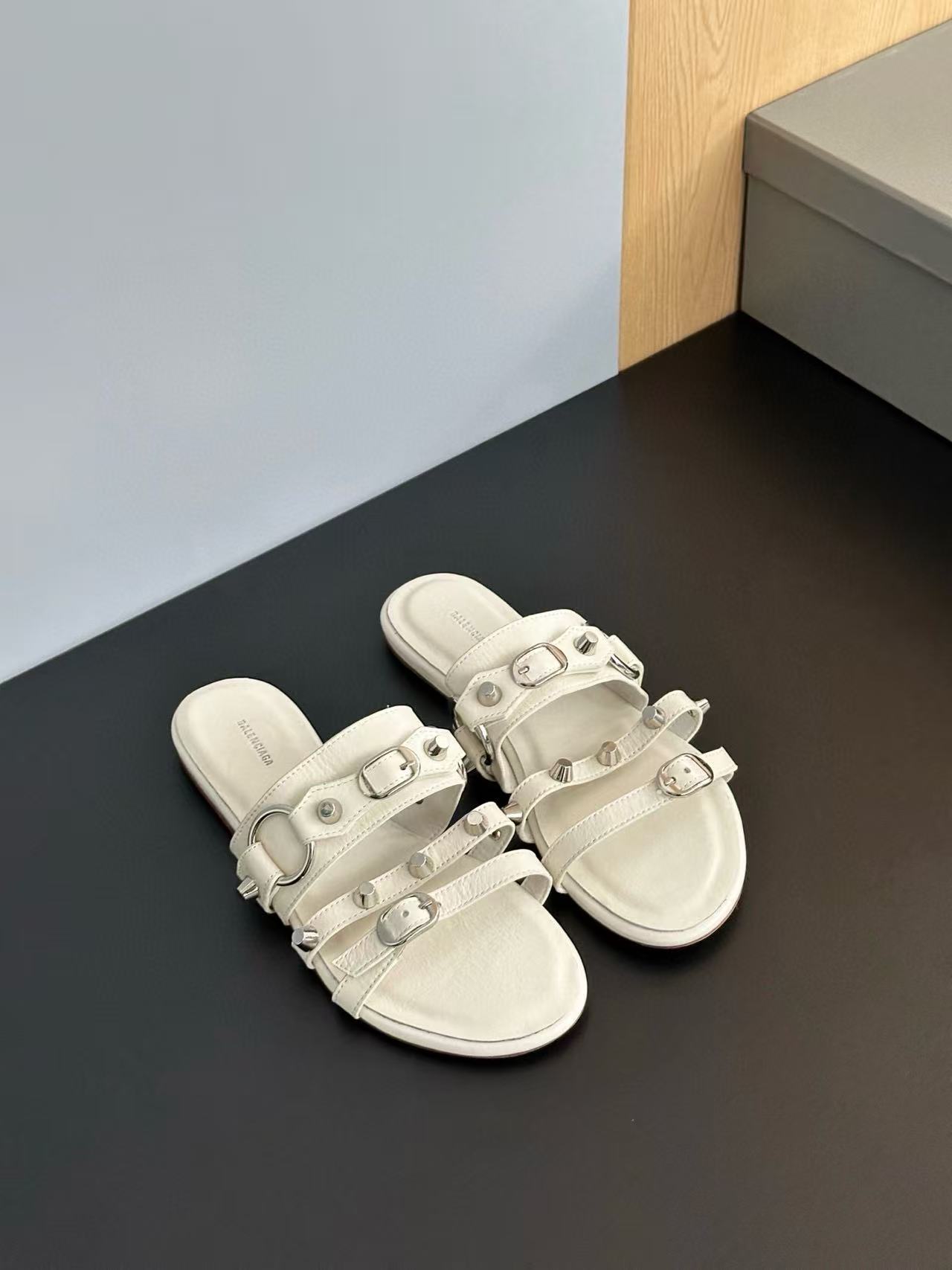 BALENC1AG 高品質レザースリッパ【50％割引+送料無料】