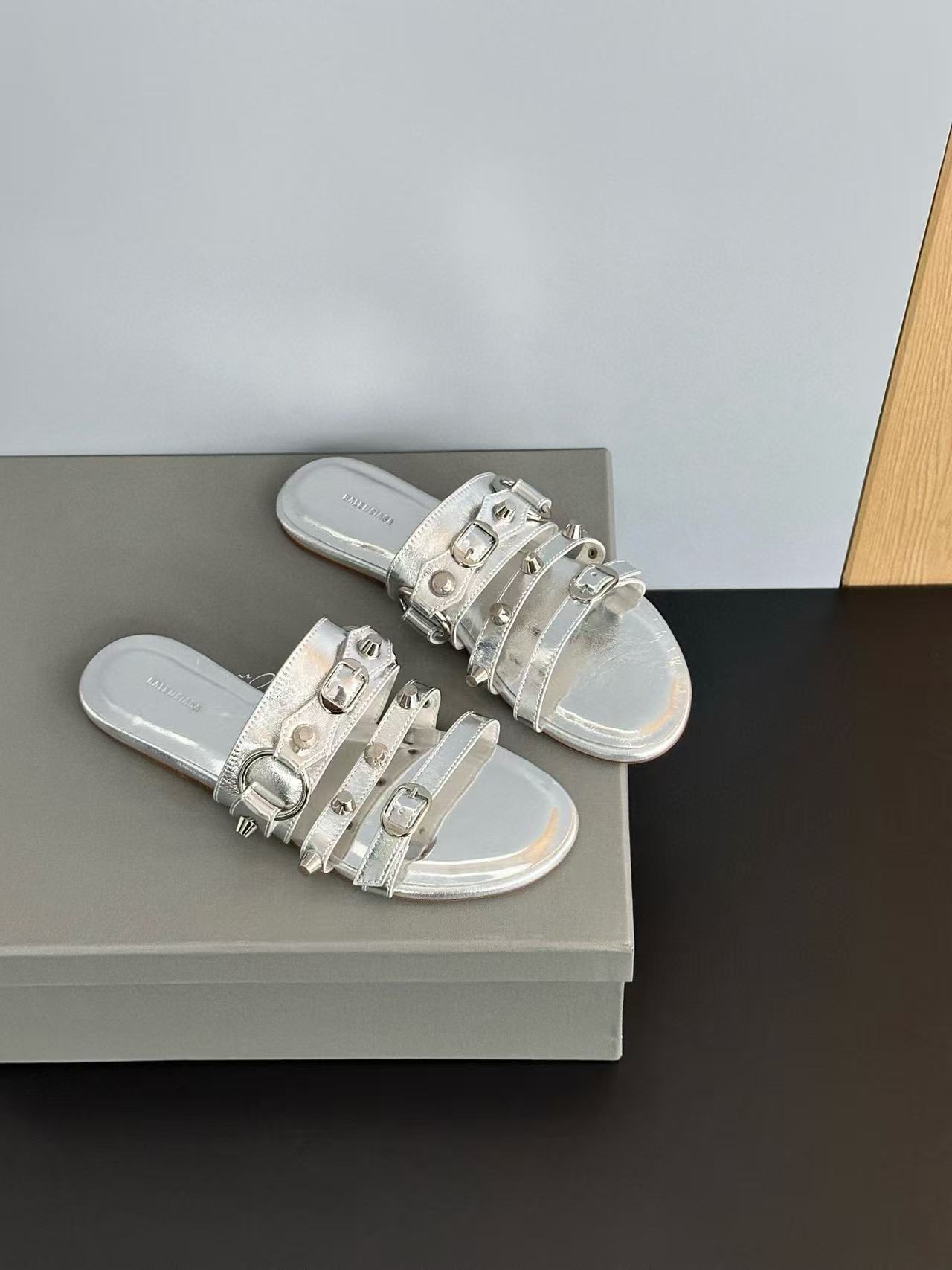 BALENC1AG 高品質レザースリッパ【50％割引+送料無料】