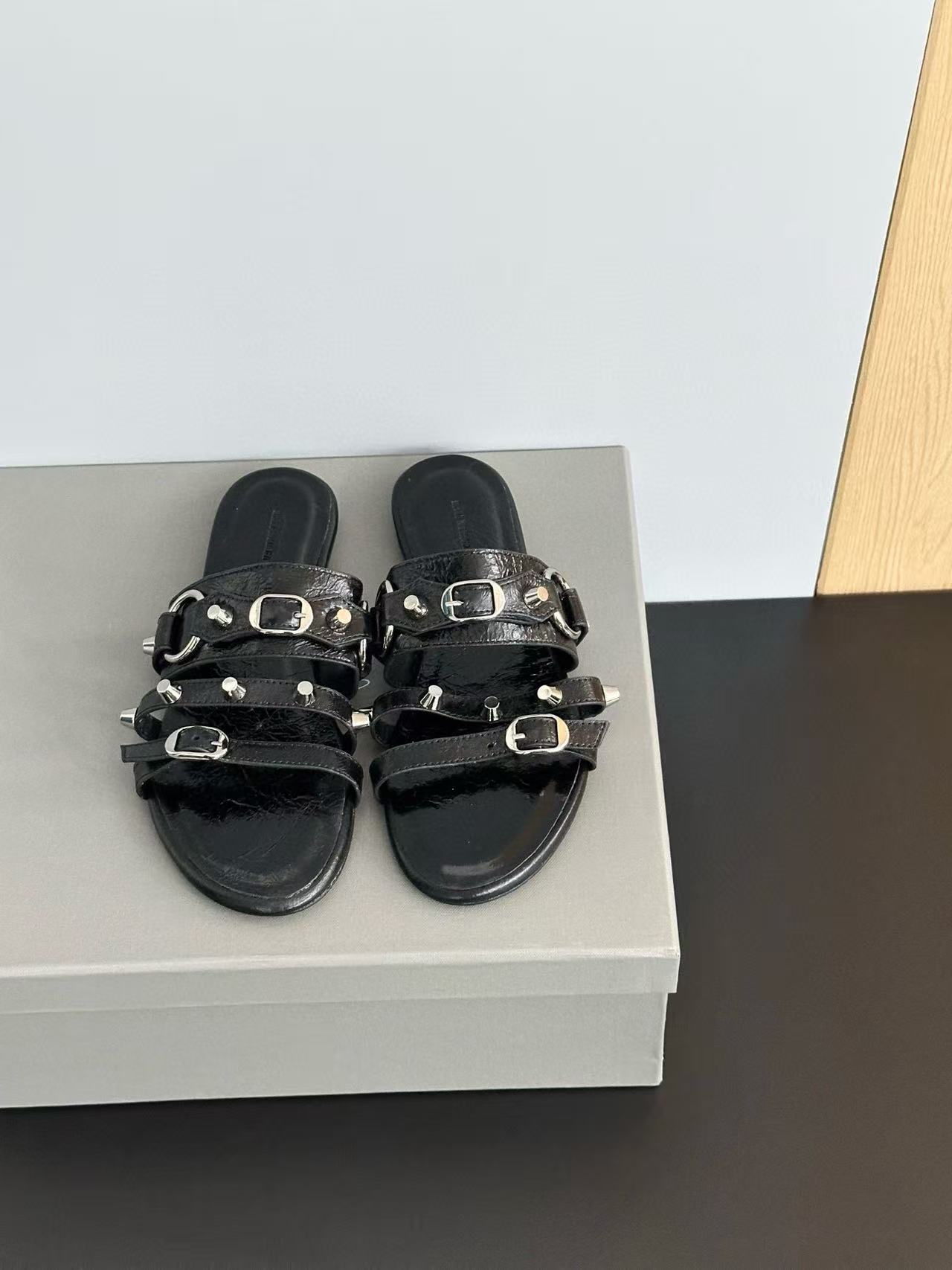 BALENC1AG 高品質レザースリッパ【50％割引+送料無料】