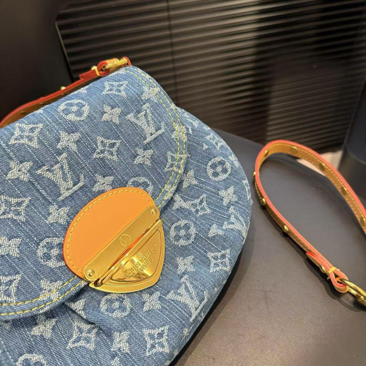 LV Sunsetデニムの脇下バッグ【 50％割引+送料無料】