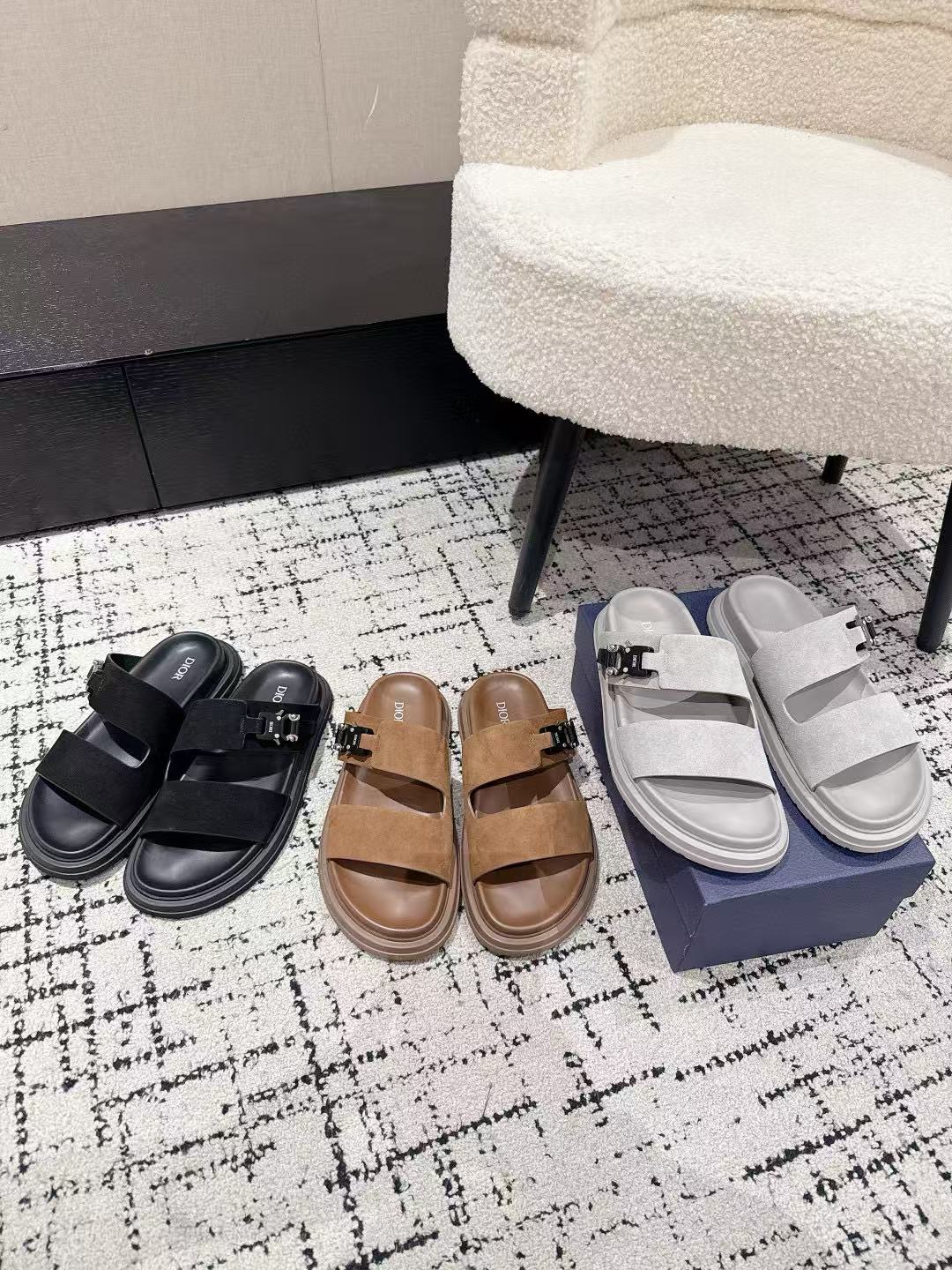 DI0Rの高品質シンプルメンズスリッパ【50%割引+送料無料】