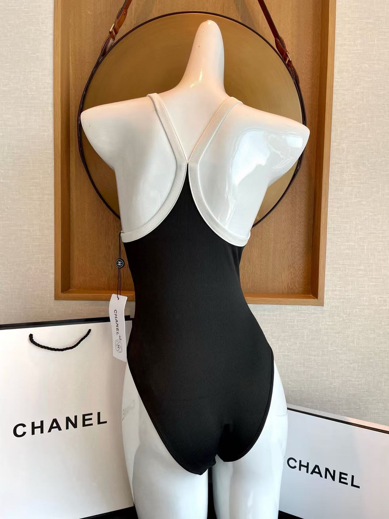 CHANE1 ダブルC シンプルワンピース水着【 50％割引+送料無料】