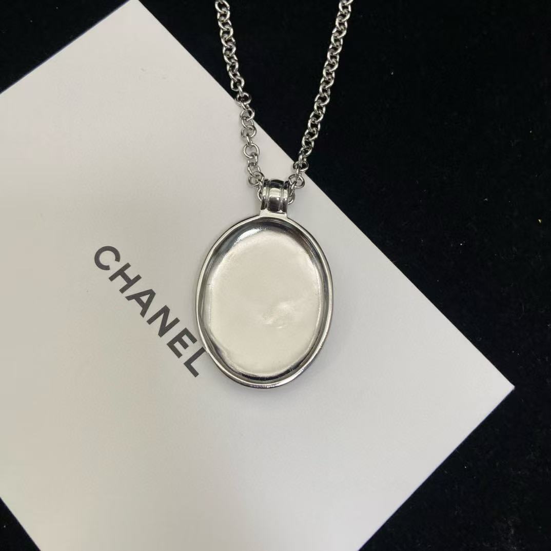 CHANE1 エナメル ダブルC ネックレス【 50%割引+送料無料】