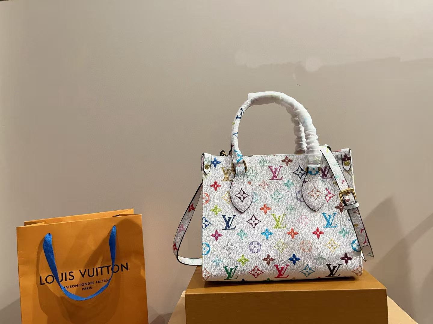 LV onthegoショッピングバッグ【 50％割引+送料無料】