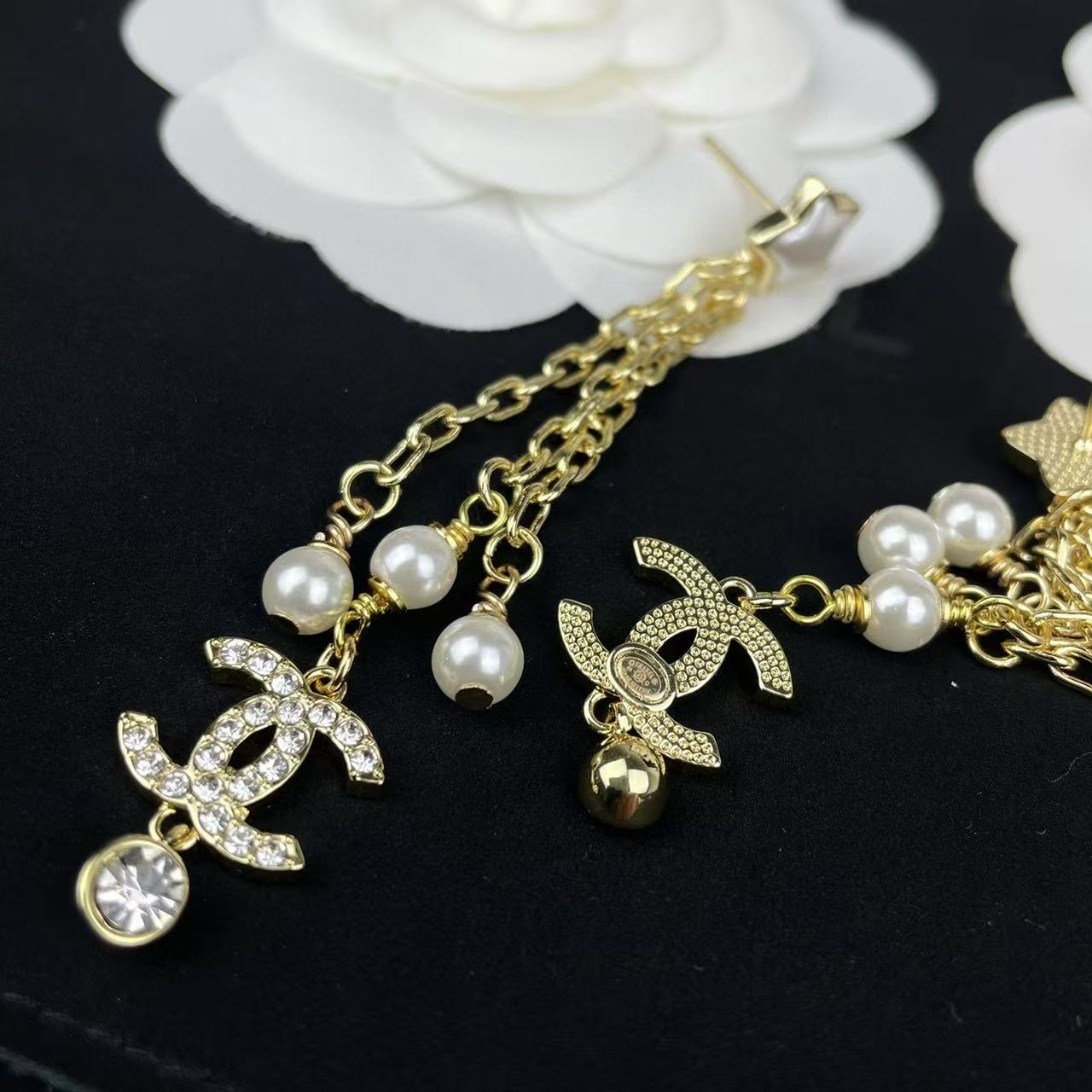 CHANE1 ダブルC 五芒星パールイヤリング【50%割引+送料無料】