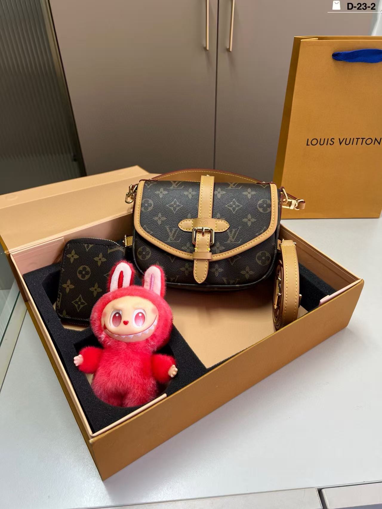 LV折りたたみショルダーバッグ【50％割引+送料無料】